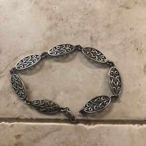 ☘️Irish Celtic Knot Sterling Silver Bracelet- 948 $40 or $35 w/offer